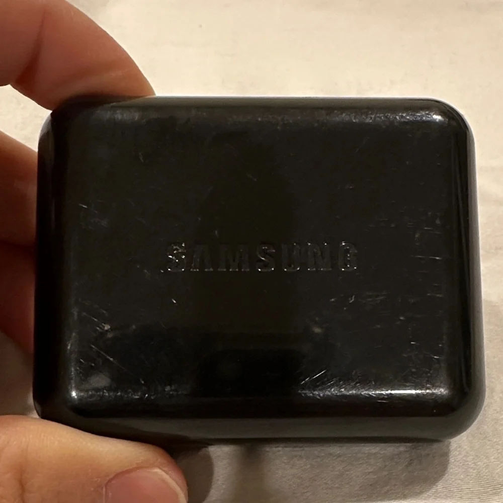 Samsung White Earbud Headphones